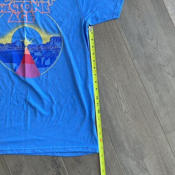 NWOT Queens of The Stone Age T-shirt Rare Color Size M - Picture 6 of 7